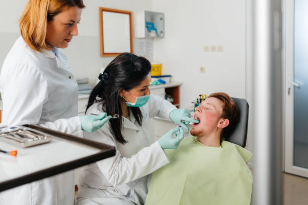 Best Emergency Treatment for Toothache in Hubbard, OR